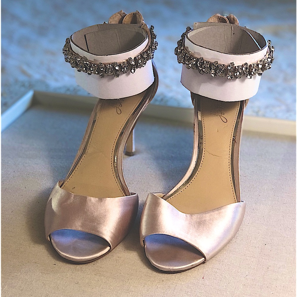 Badgley Mischka Raleigh Jeweled Satin High Heels. Woman’s Size 10 - Picture 1 of 15